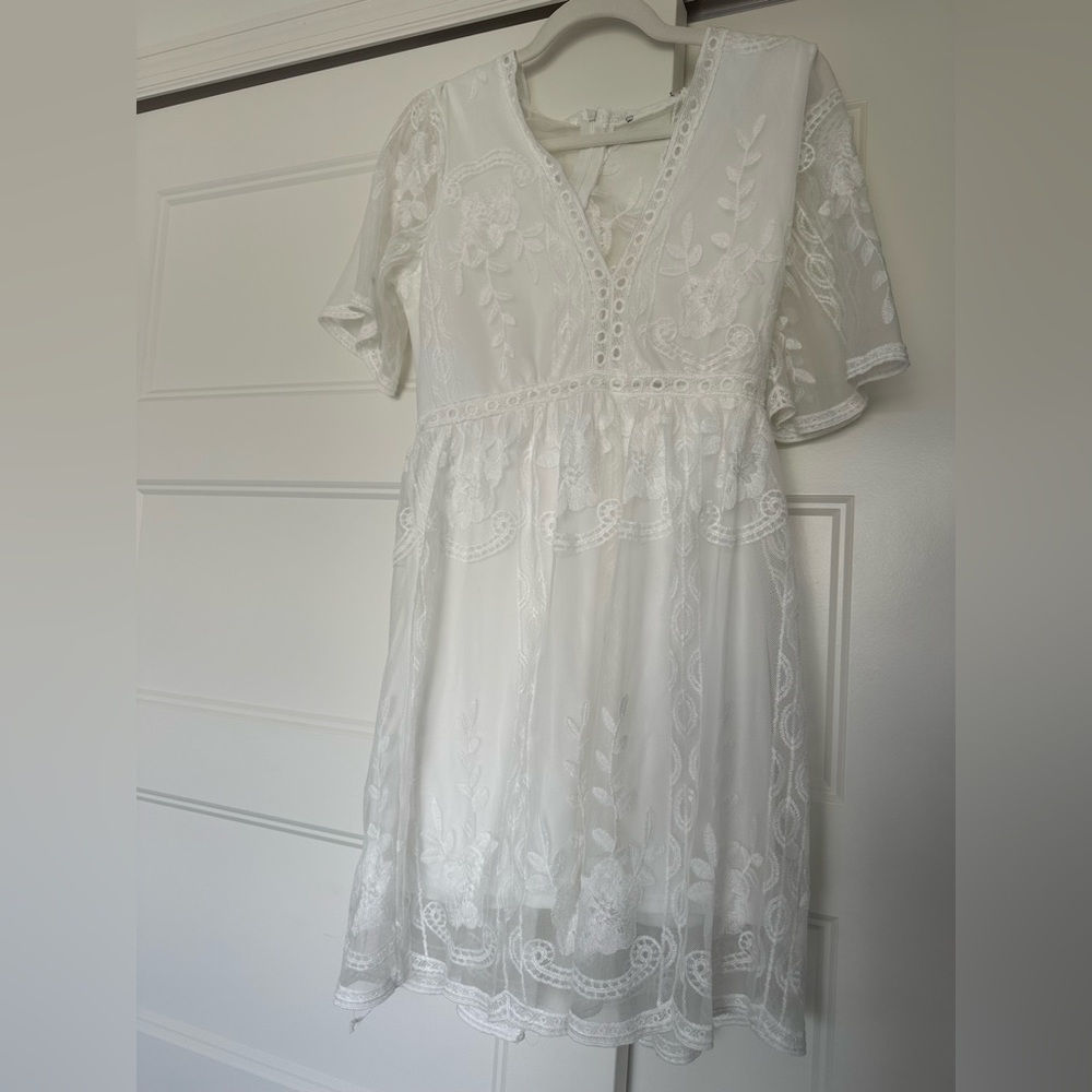 Brides to be: Gorgeous Flowy White Dress | Size s/m